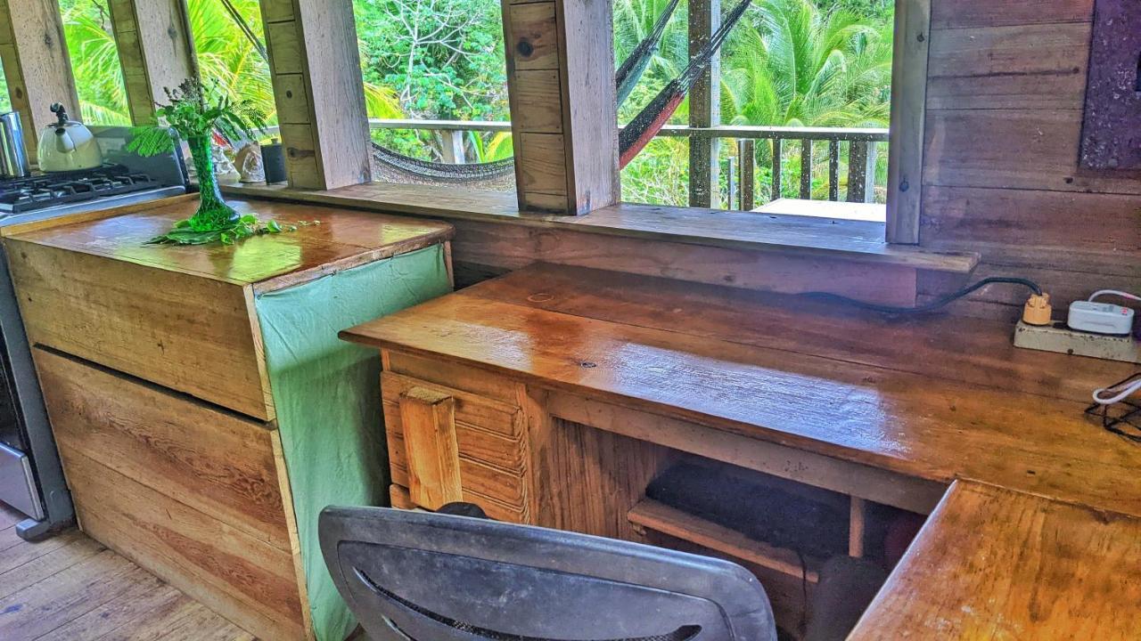 Guanaja Backpackers Hostel Екстериор снимка